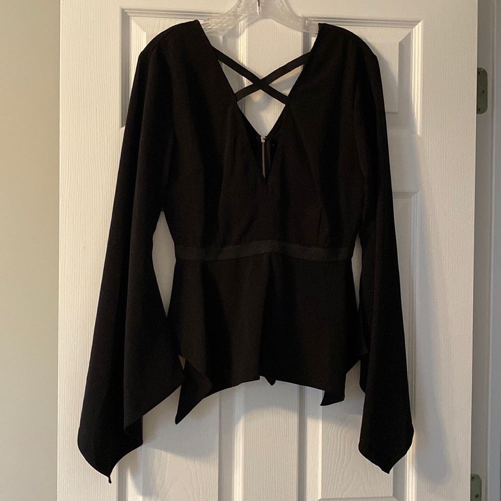 Beautiful black top size M
